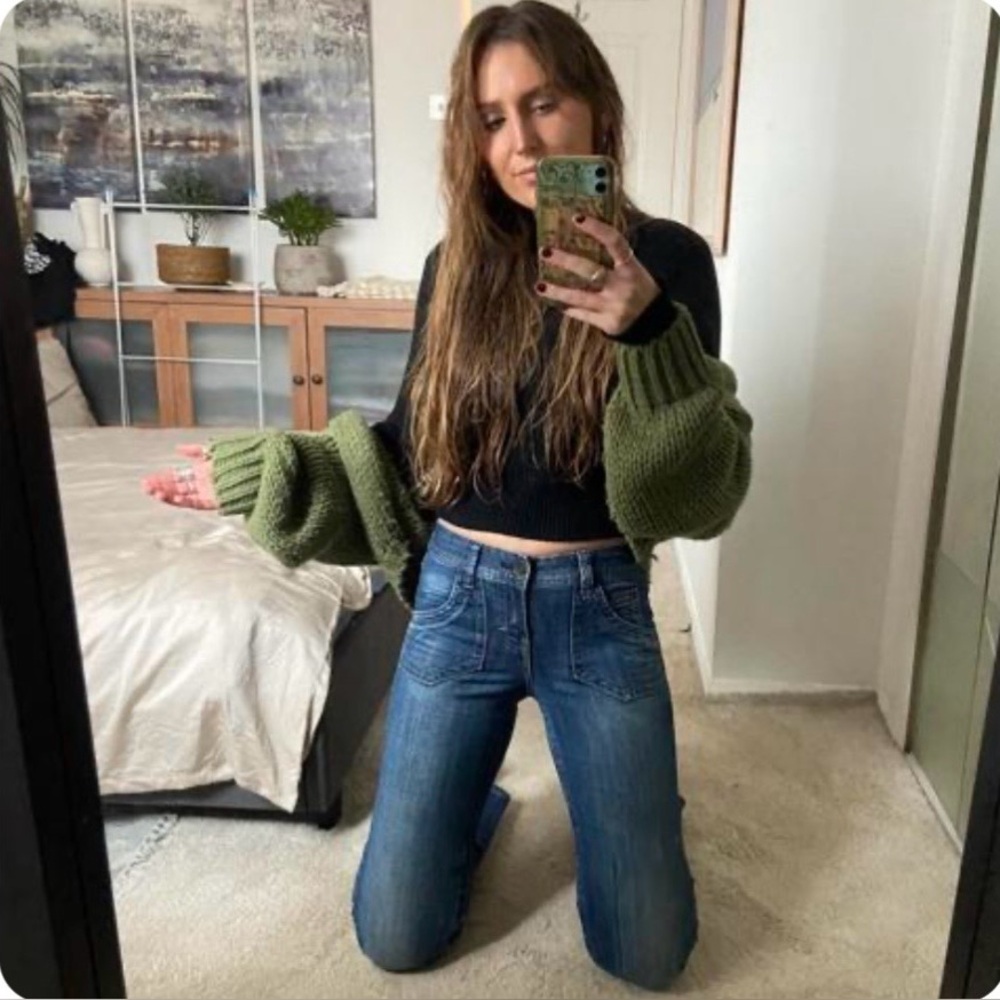 Calvin Klein Lean bootcutBlue denim with faded thigh effect Lowrise Vintage